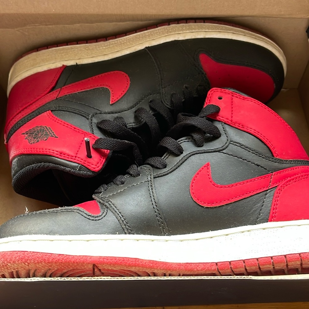 Pre-owned Air Jordan 1 Retro “Bred” in size 4.5Y